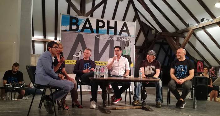 Театрална постановка среща с едни от водещите български публицисти и
