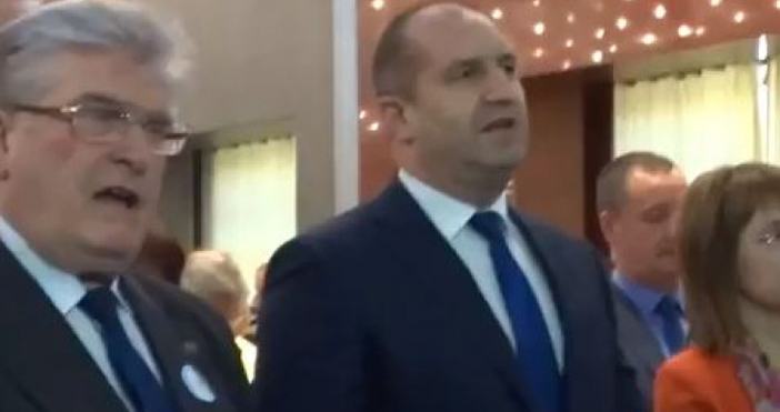 Президентът Румен Радев се включи в общ рецитал в Пловдив
