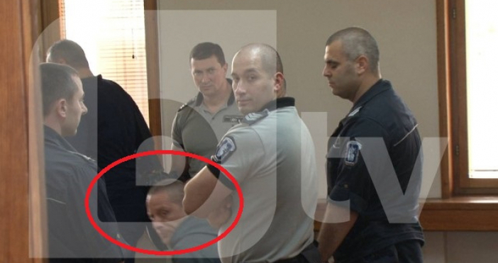 Снимка бТВБургаският окръжен съд остави за постоянно в ареста Михаил