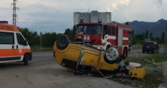 Снимка: КонкурентТаксиметров шофьор загина на място при зловеща катастрофа, която