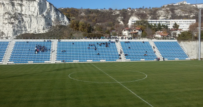Стадионът в Балчик се сдоби с електронно табло, съобщи за