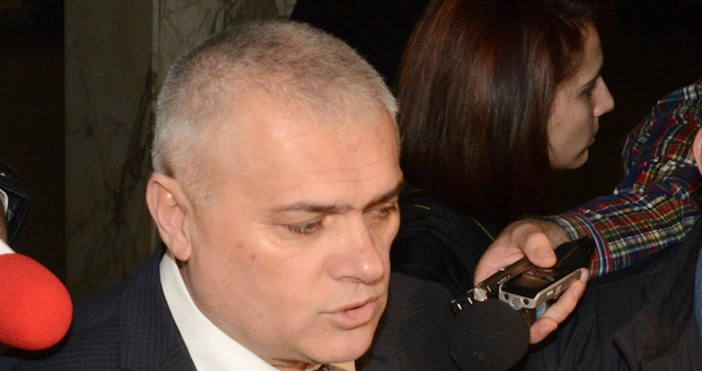Министърът на вътрешните работи Валентин Радев се разплака след емоционално