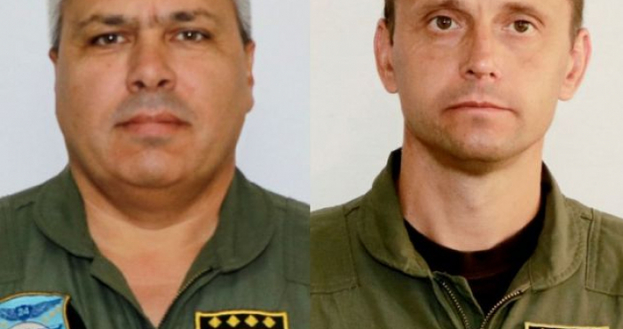 От Министерството на отбраната разпространиха снимки на загиналите вчера пилоти