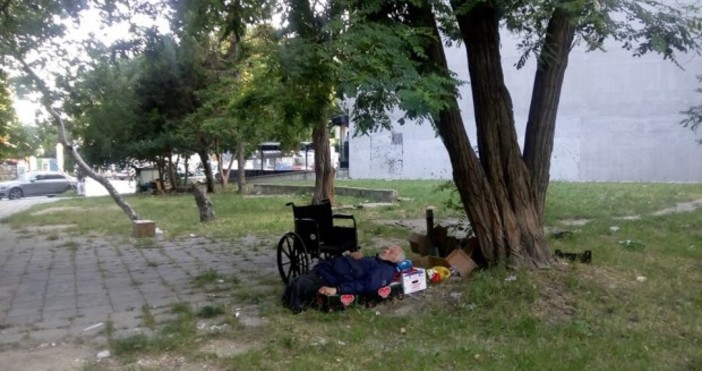 Интересна развръзка има случаят с инвалида-бездомник, 65-годишният Светлозар Антонов, който