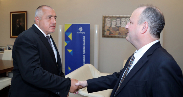 Министър председателят Бойко Борисов разговаря с посланика на САЩ Ерик Рубин
