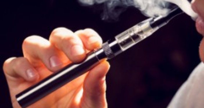 iStockphotoАроматите в електронните цигари могат да предизвикат сърдечносъдови болести инсулт