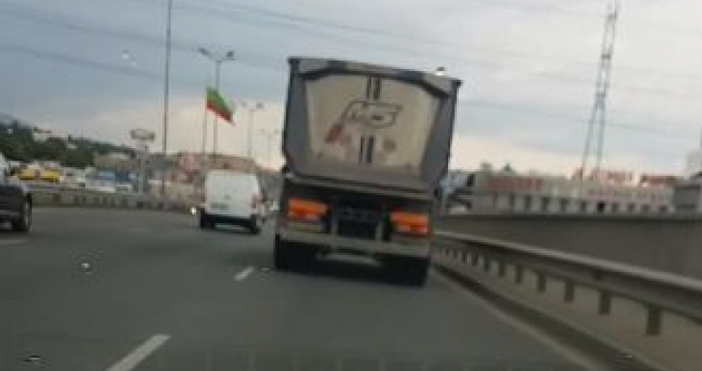 Камион лети с бясна скорост на Околовръстното в София За