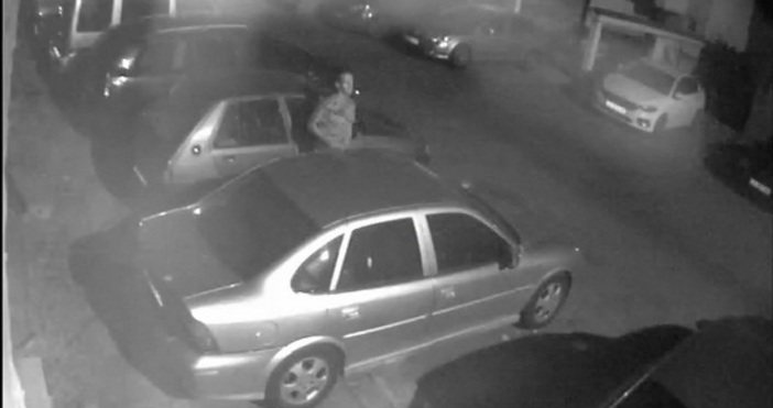 Момче опита да открадне два автомобила от паркинг в Бургас