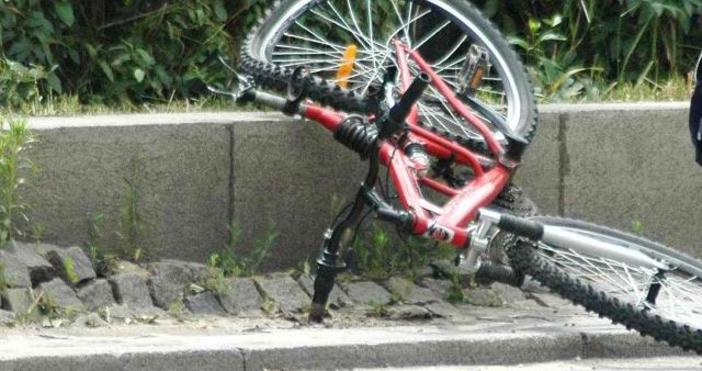 Снимка Булфото16 годишен велосипедист е бил блъснат от млада шофьорка във