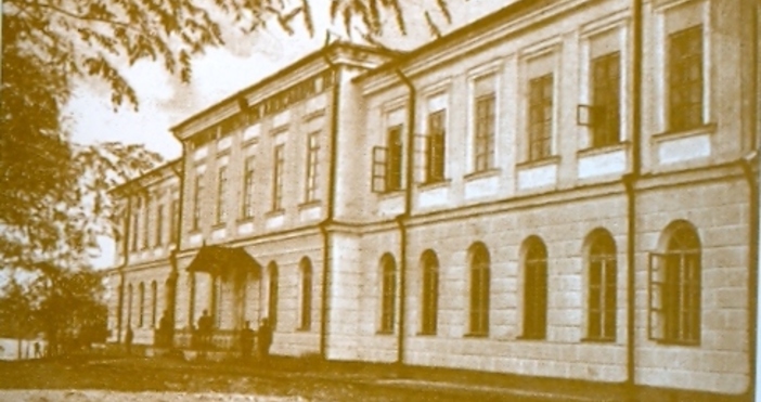 На тази дата в Болград, Бесарабия е създадена първата българска
