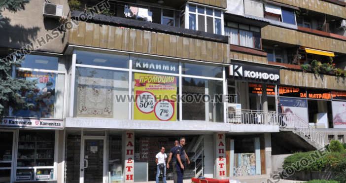 Снимки: Haskovo.net.35-годишен мъж се самоуби пред погледите на десетки минувачи,