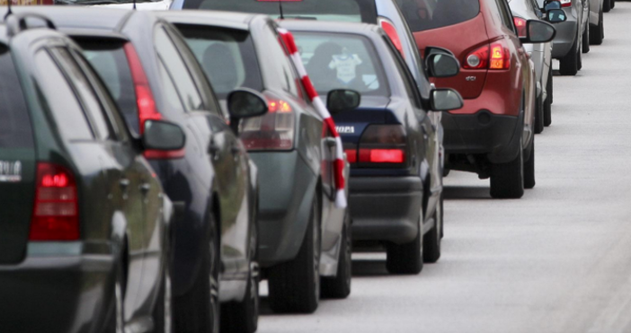 Агенция Пътна инфраструктура затваря за движение пътя Бургас – Царево