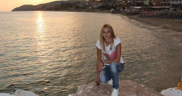 Ивелина Александрова Дачина е на 26 години Преди 1 година