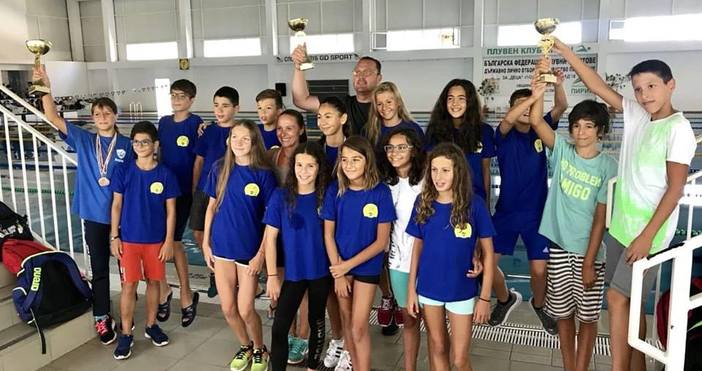 Плувците на ПСК Черно море“ триумфираха с отборна купа на