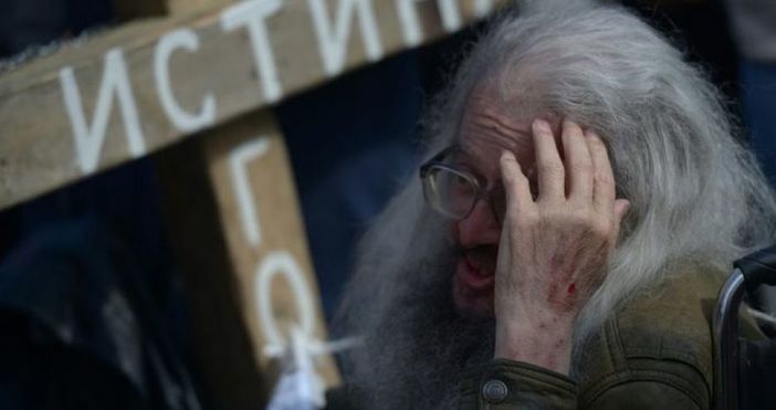 Николай Колев Босия днес е влязъл в правителствена болница Това съобщи