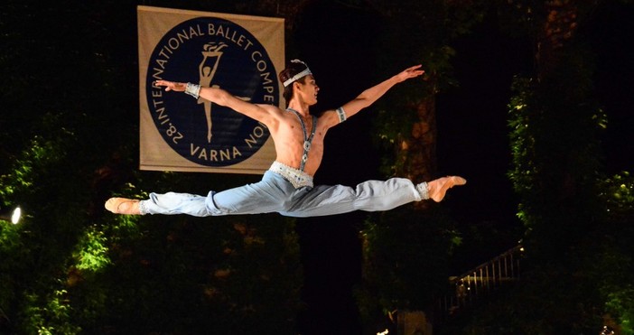 снимка Live Varna bgТрима българи са сред финалистите на Международния балетен конкурс