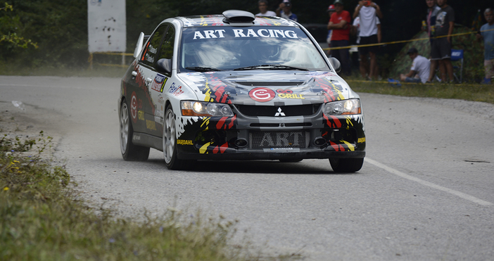 Екипажът на Мегапорт Рейсинг Мирослав Ангелов и Еди Сивов Skoda