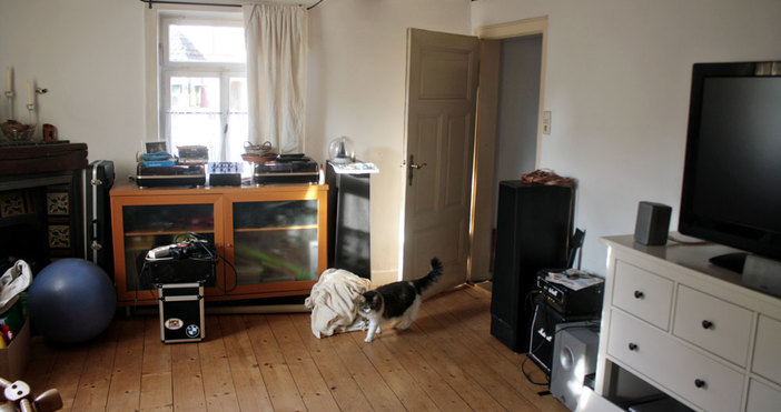 Когато човек се нанесе в нов дом бил той купен