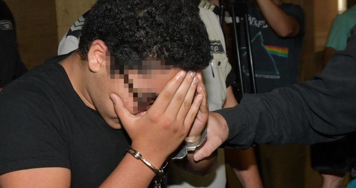 Снимка Булфото15 годишният младеж обвинен в опит за убийство на друго