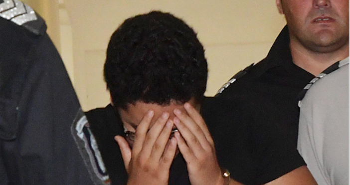 Снимка Булфото15-годишният Даниал Бейгберди остава в ареста. Това реши Апелативният съд в
