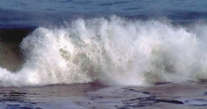 Ще стихнат ли огромните вълни през последните две седмици, които