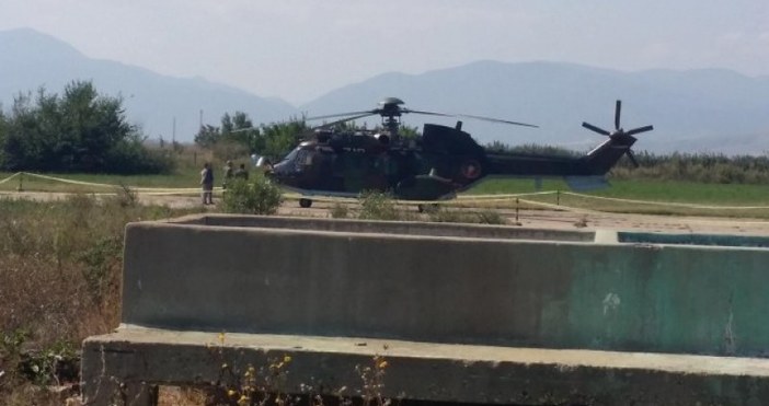 Авариралият хеликоптер Кругър  край Стамболийски бе превозен към авиобаза Крумово