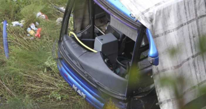 Огромна трагедия се разигра в съботния следобед край Своге Автобус