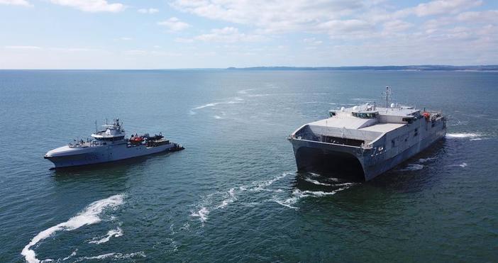 Снимка US Navy Транспортен кораб за експедиционни операции от състава на