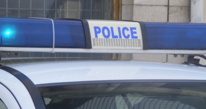 Снимка БулфотоПиян шофьор ударил паркиран лек автомобил е задържан от полицията съобщават