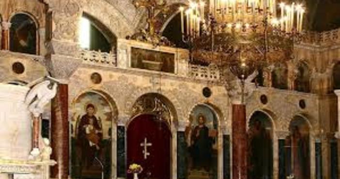 Днес Православната църква почина Свети Александър Йоан и Павел патриарси