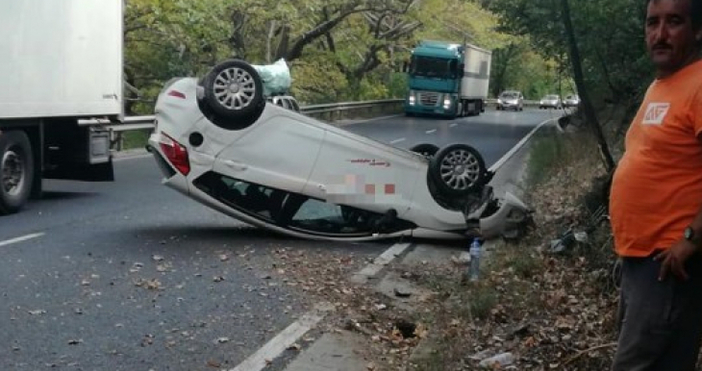 Снимка бТВСвличане на скална маса причини тежка катастрофа в Кресненското