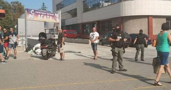  Центърът на Бургас почерня от  въоръжени спецполицаи съобщава БургасИНФО По непотвърдена