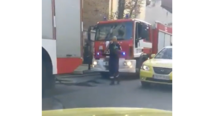Причината за множеството пожарни полиция и линейка на столичната Раковска