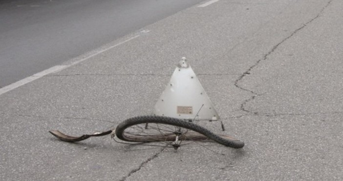 Снимка БулфотоШофьорът който блъсна 13 годишен велосипедист в Русе и избяга все още