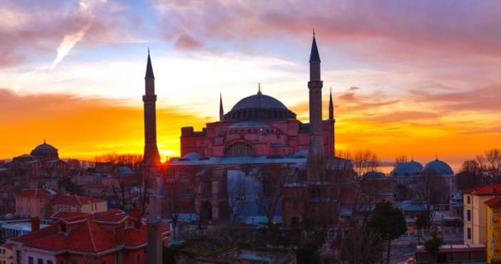 Нараства рискът от голямо земетресение в Истанбул което според сеизмолозите