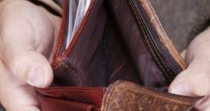 Немалко гръцки пенсионери емигрират в чужбина главно в България за