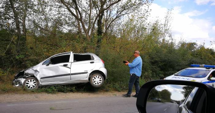 Снимки: ЧитателПътен инцидент с участието на три автомобила е станал