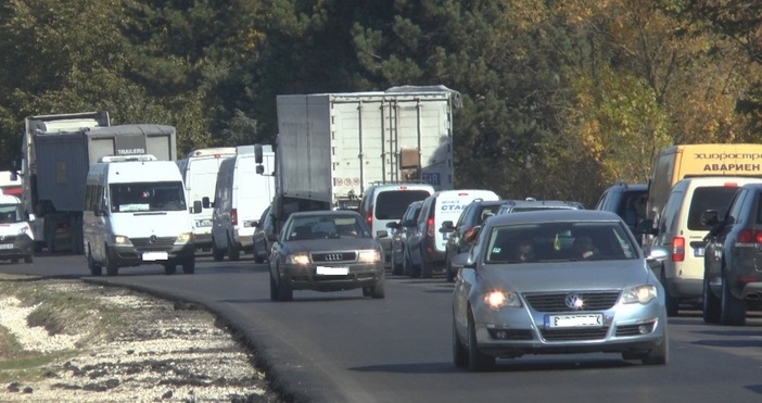 Снимка Радио ДобруджаСухи са пътните настилки на територията на Варна