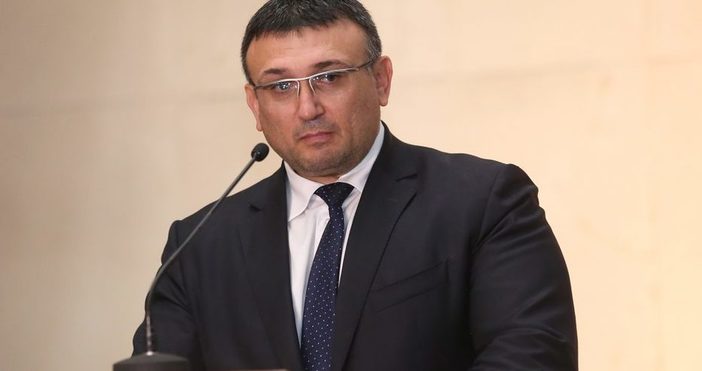 Вътрешният министър Младен Маринов отпътува днес към Русе заради разследването