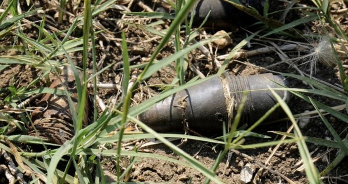 Канал 3Снимка: Булфото, архивВоенен снаряд е открит край Ловеч. Очаква