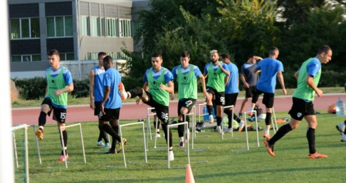 Отборът на Черно море започна подготовка за предстоящото гостуване на