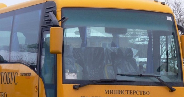 В микробуса който претърпя инцидент с ученици в село Слокощица