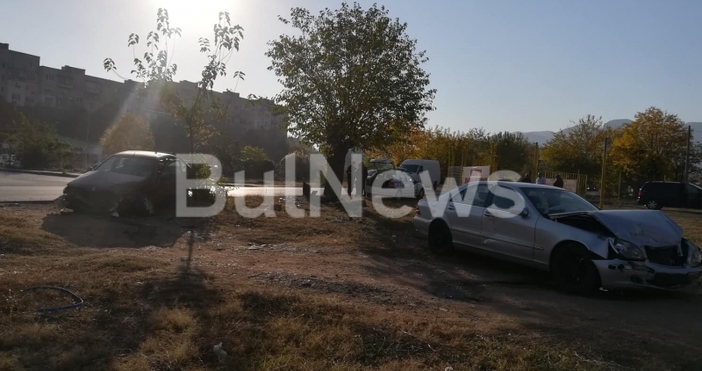 Снимки БулнюзТежка катастрофа е станала на кръстовище във Враца видя