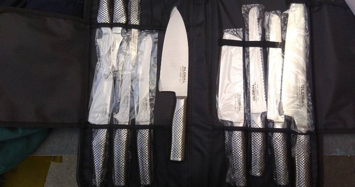 снимки Агенция Митници 3024 комплекта професионални кухненски ножове от стомана с