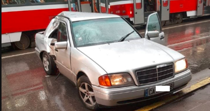 Сериозен инцидент е възникна на натоварена улица в София По