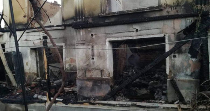 Снимки фейсбукЗов за помощ  В село Старо Железаре е изгоряла до
