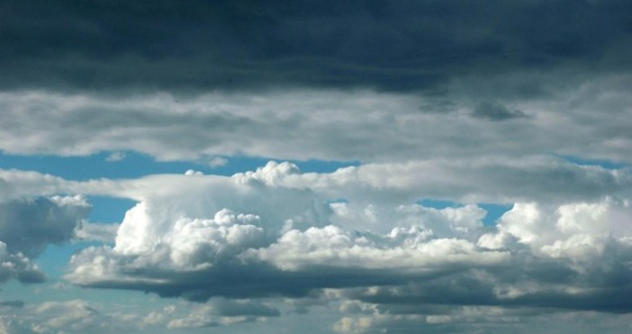 Над Черноморието облачността ще е значителна предимно ниска слоеста На