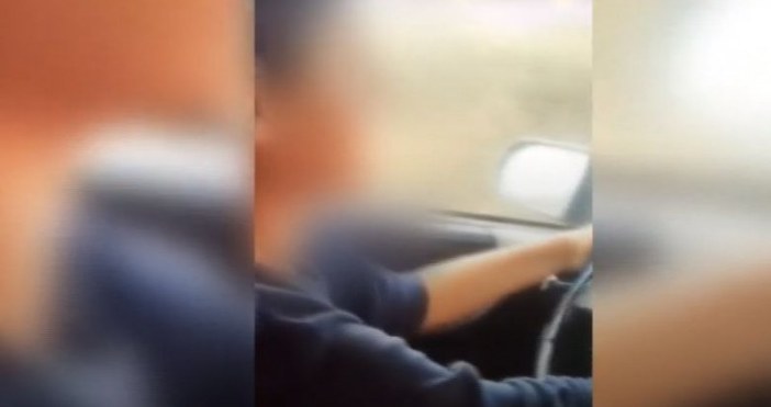 Глобяват майката заснела как 13 годишният ѝ син шофираМайката която се