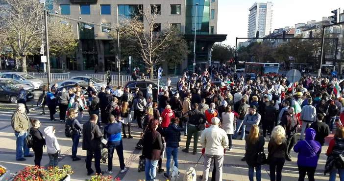 Протестът във Варна продължава и днес в 11 00 часа пред