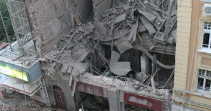 12 години след като сграда на улица Алабин в София
